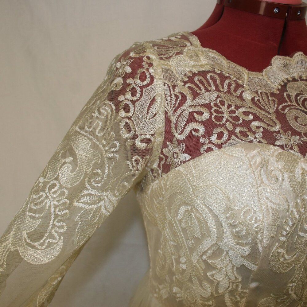Lace Short Gown - Buttercream colour